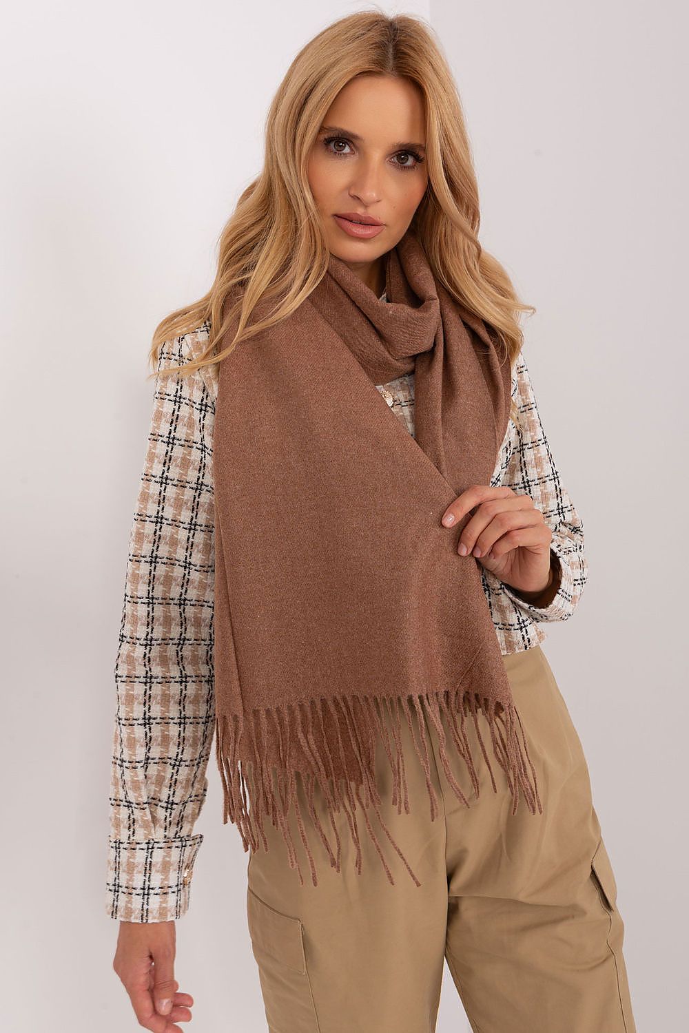 Shawl model 187605 AT