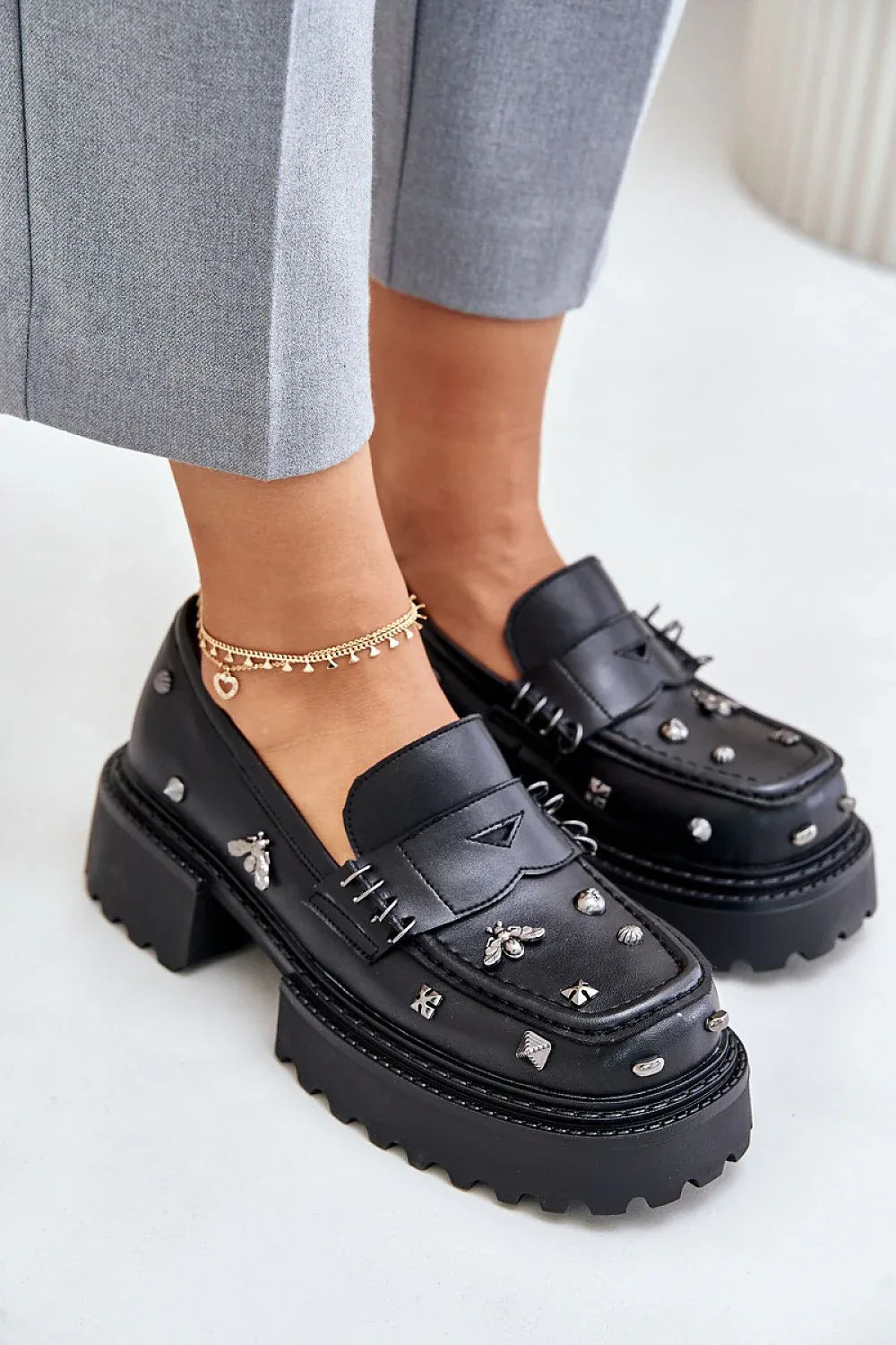 Half shoes Step in style