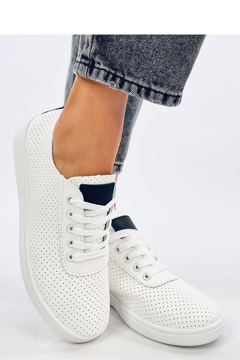 Sneakers model 206331 Inello