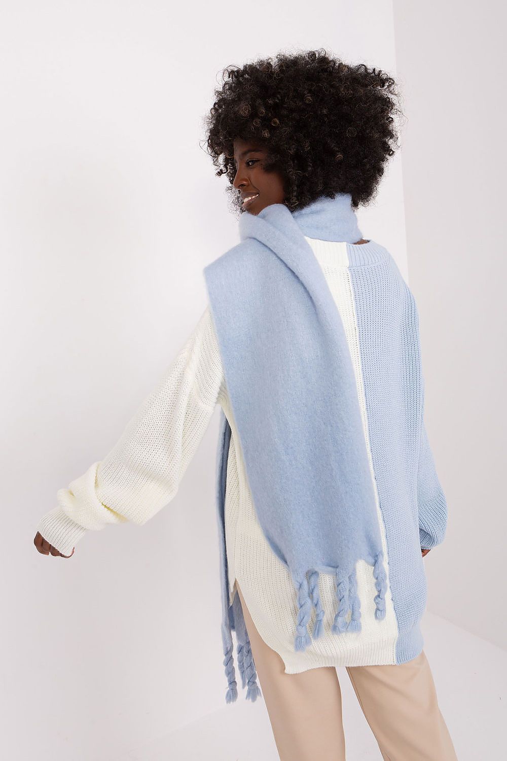 Shawl model 208271 AT