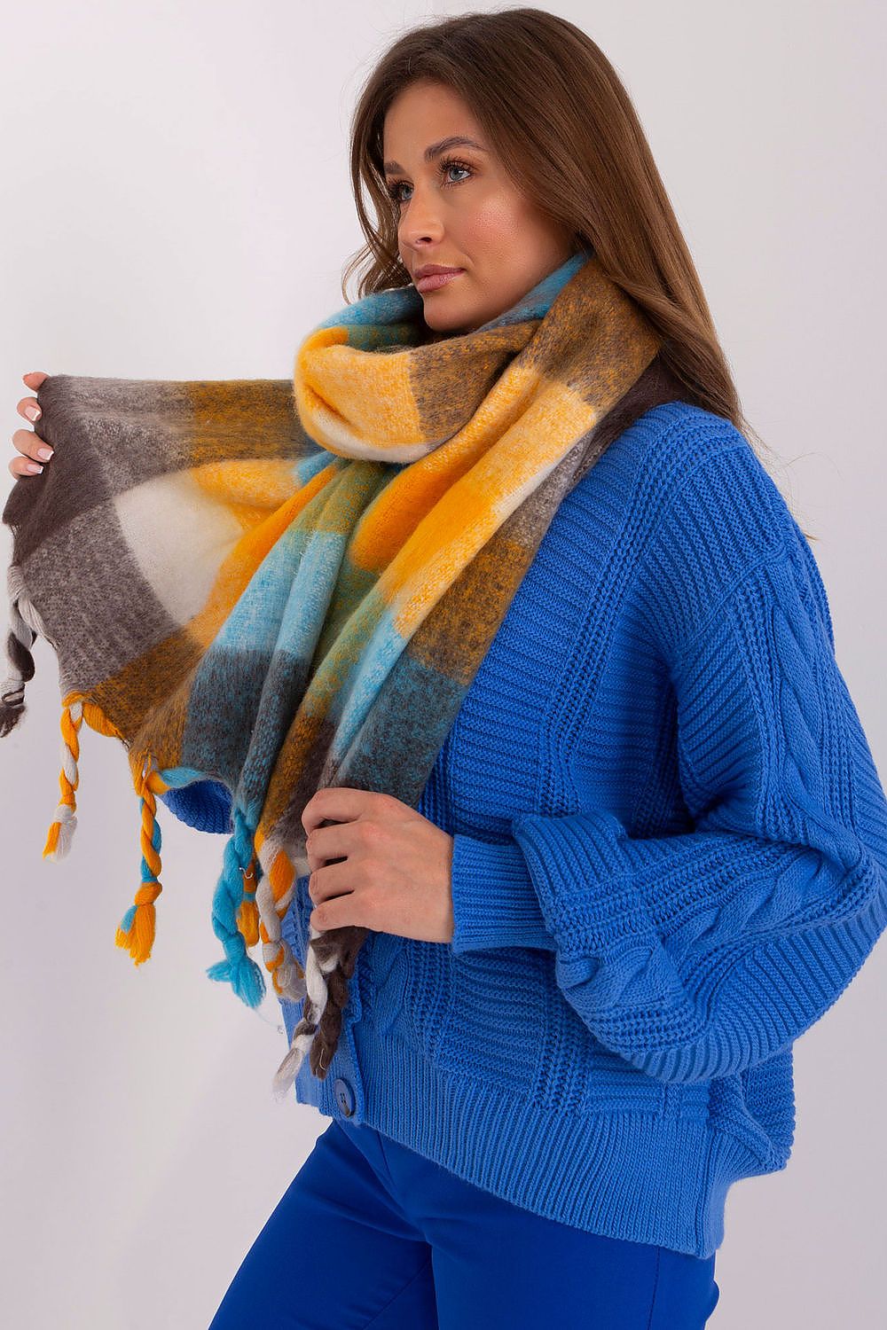 Shawl model 208272 AT