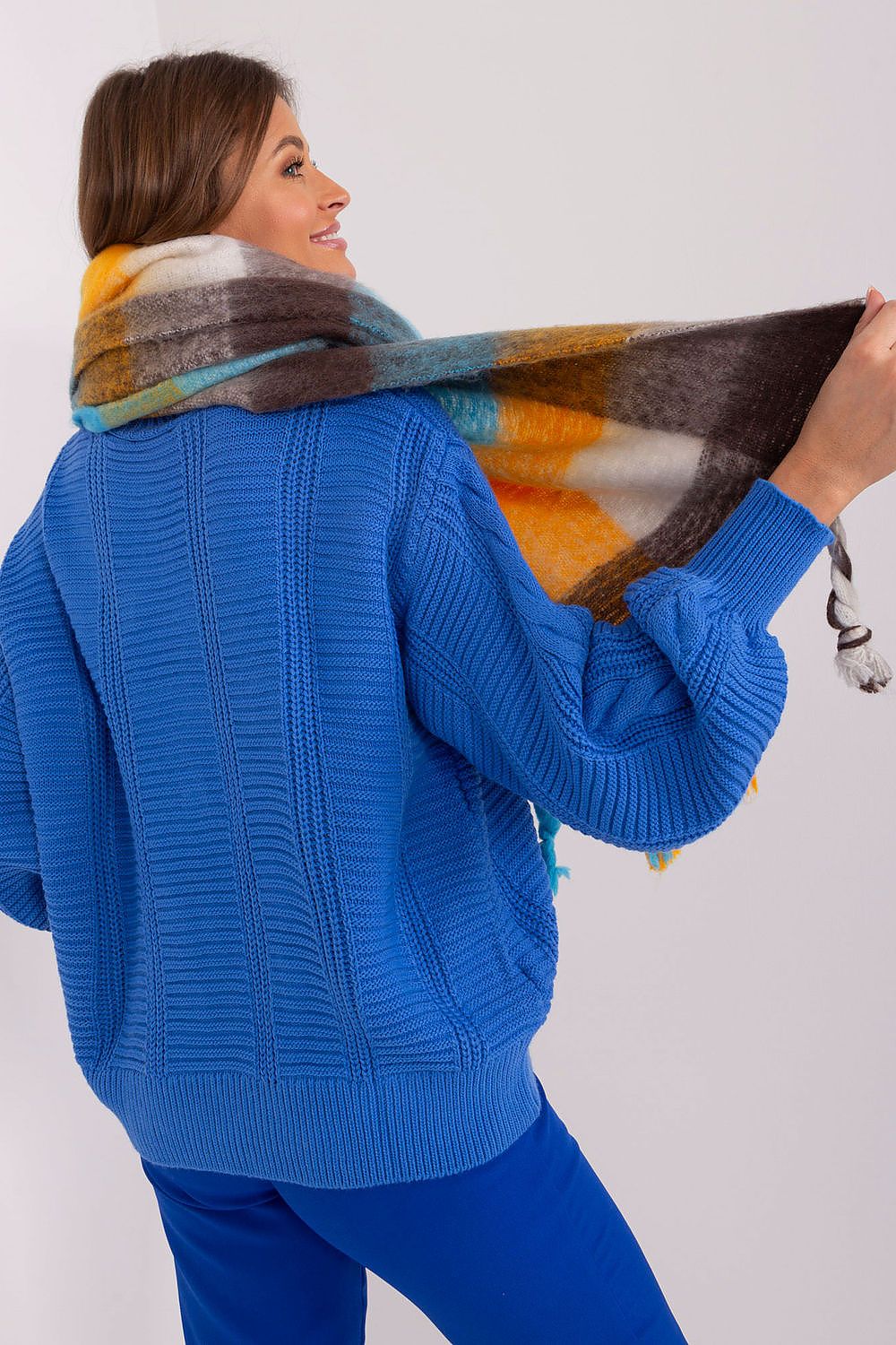 Shawl model 208272 AT