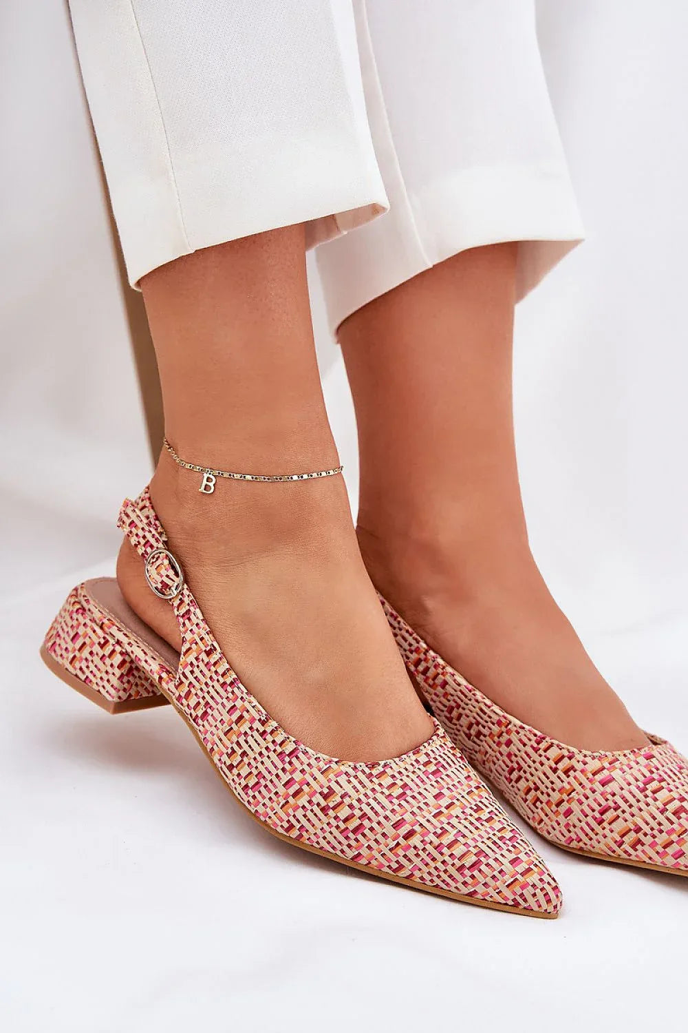 Heel sandals Step in style