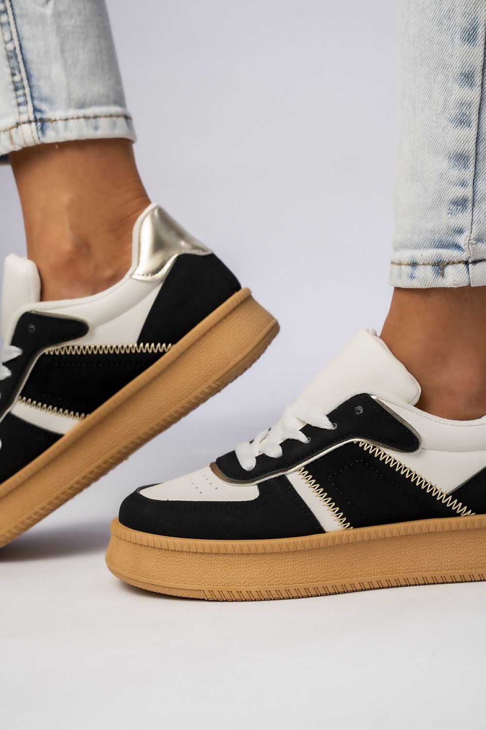 Sneakers model 210573 Inello