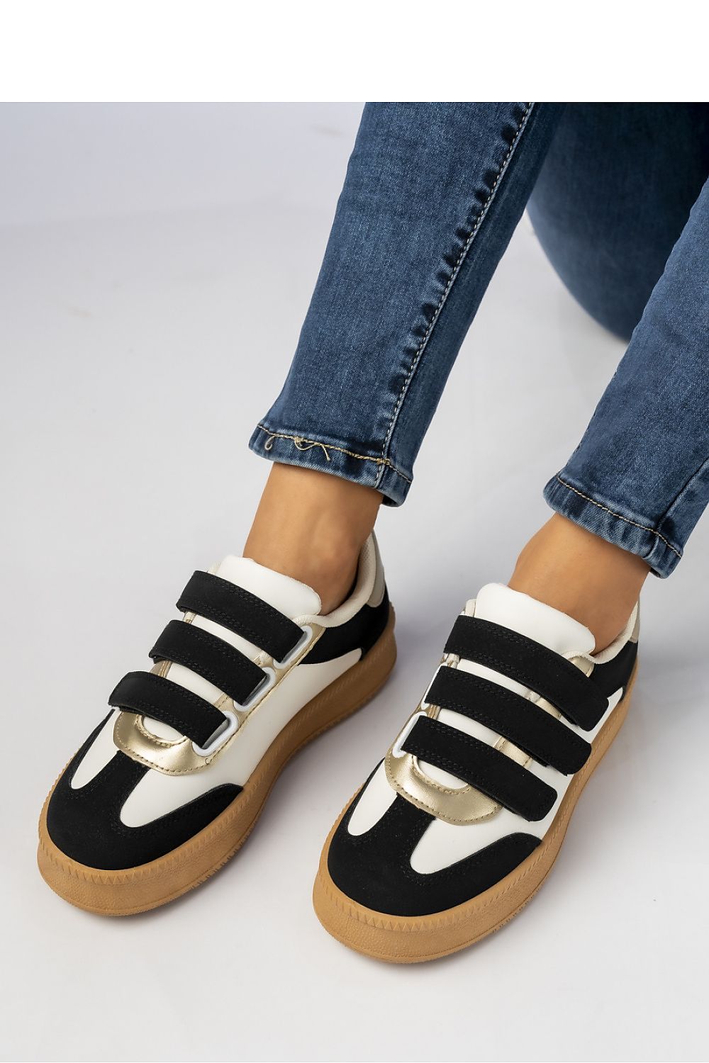 Sneakers model 210609 Inello