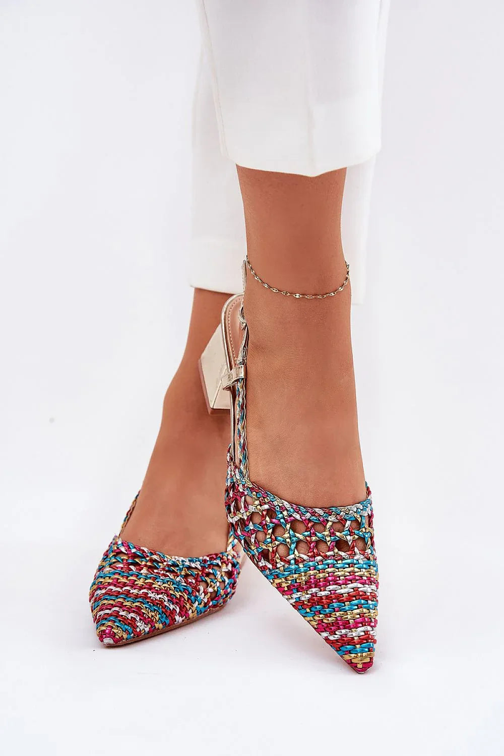 Heel sandals Step in style