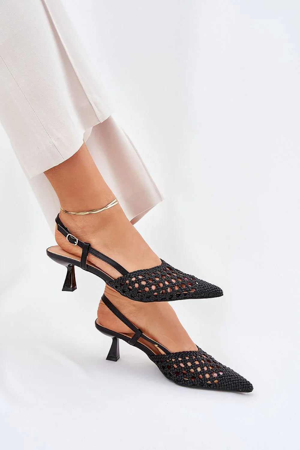 High heels Step in style