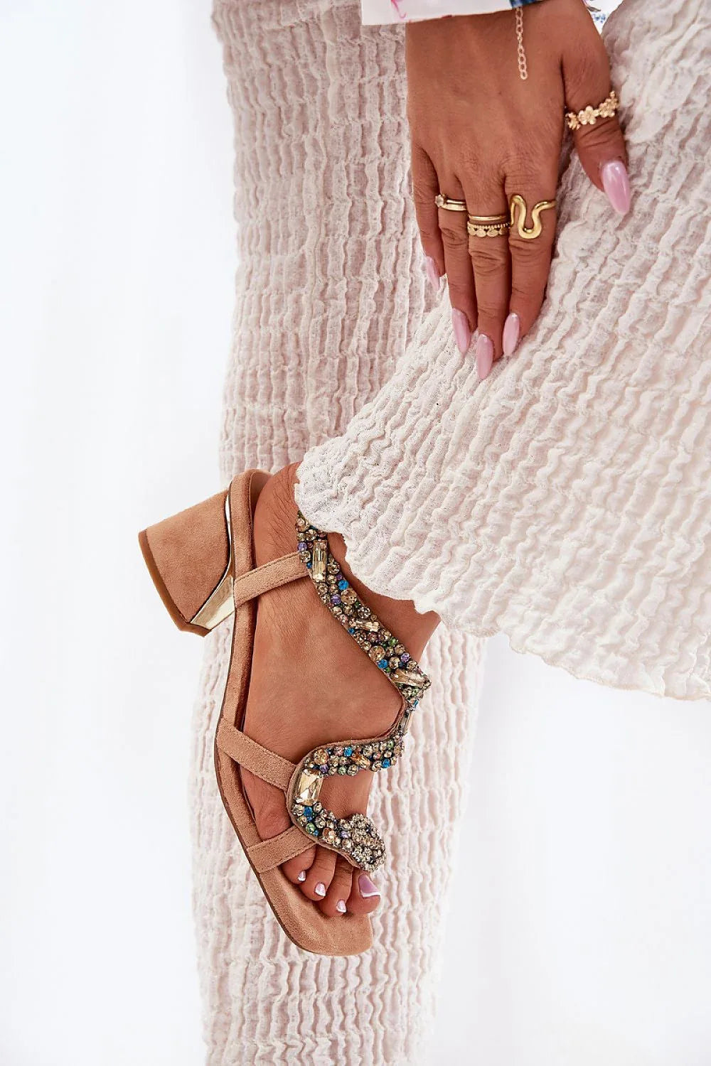 Heel sandals Step in style