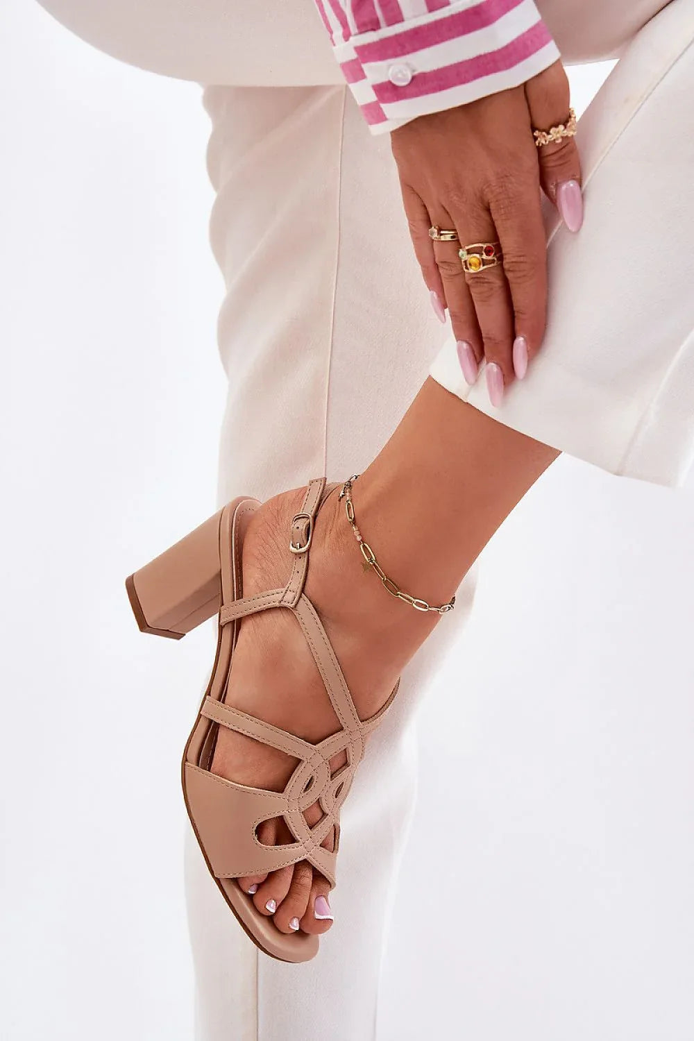 Heel sandals Step in style