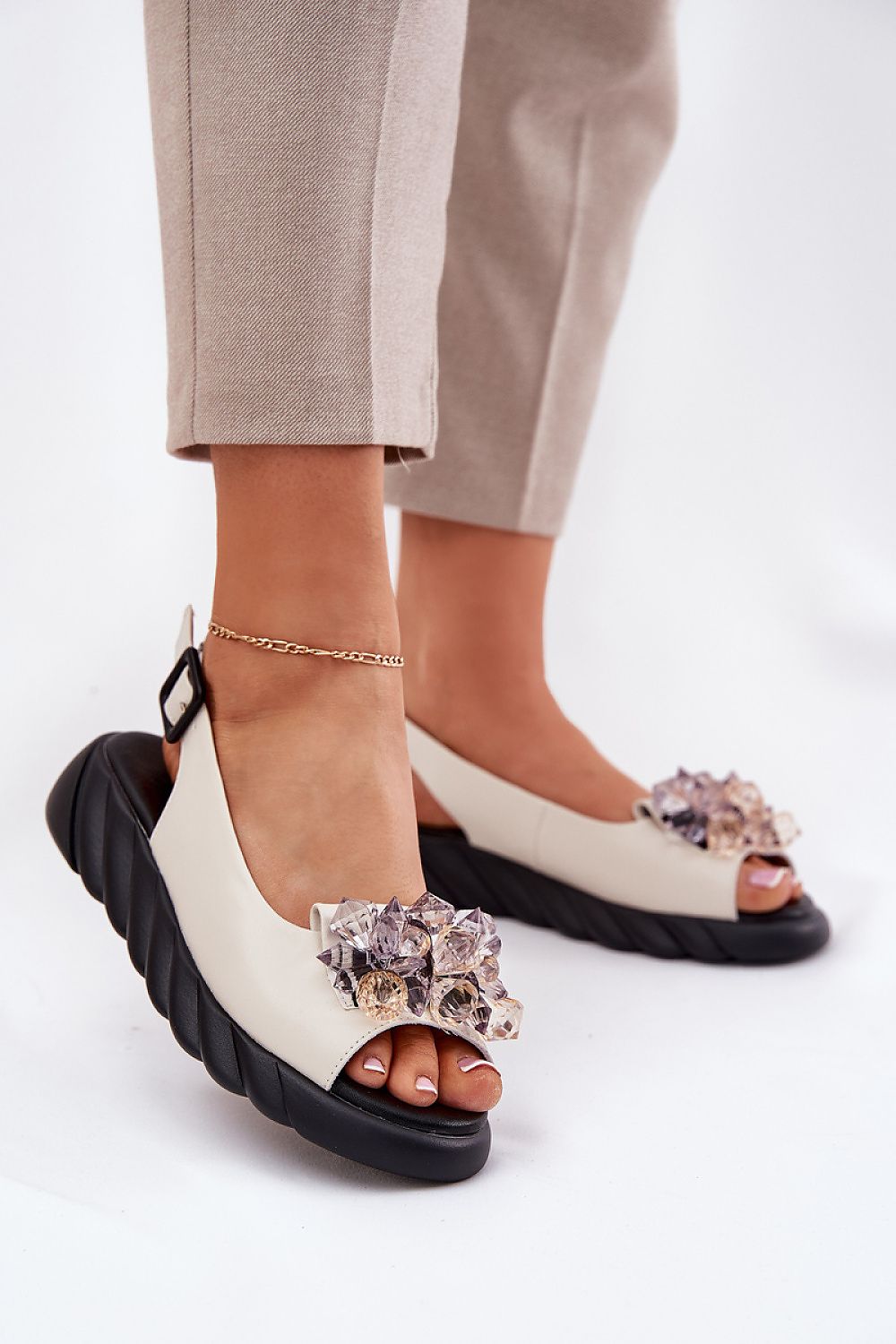 Sandals model 212904 Step in style