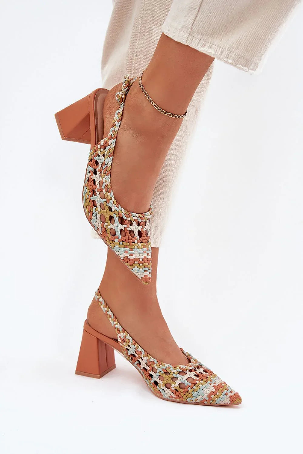 Heel sandals Step in style