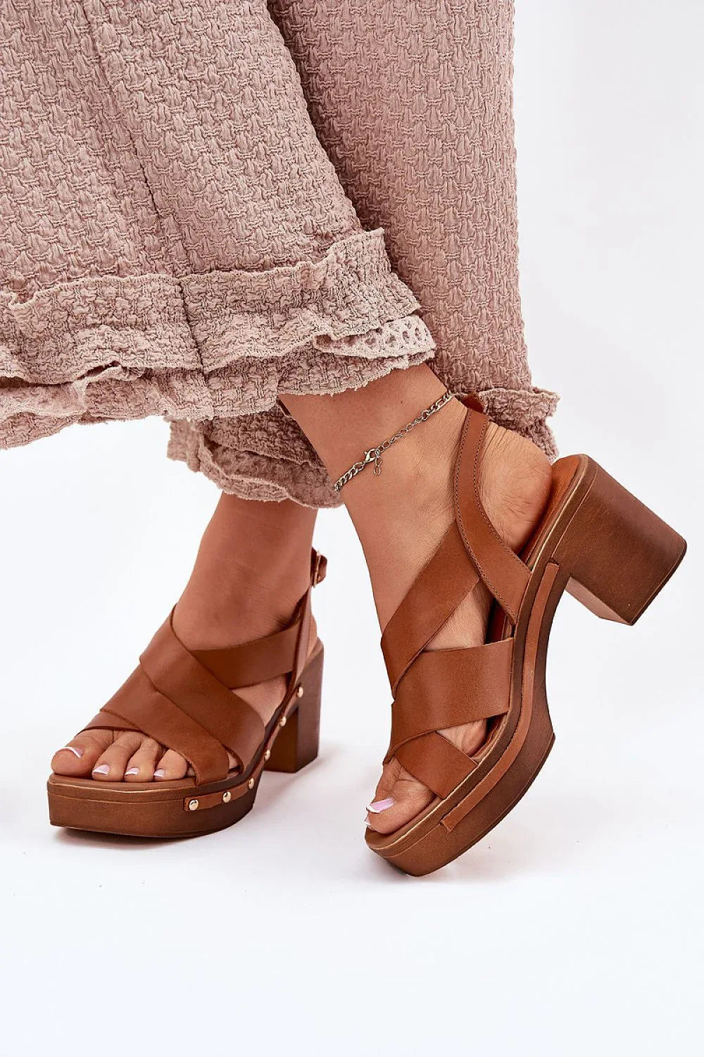 Heel sandals Step in style