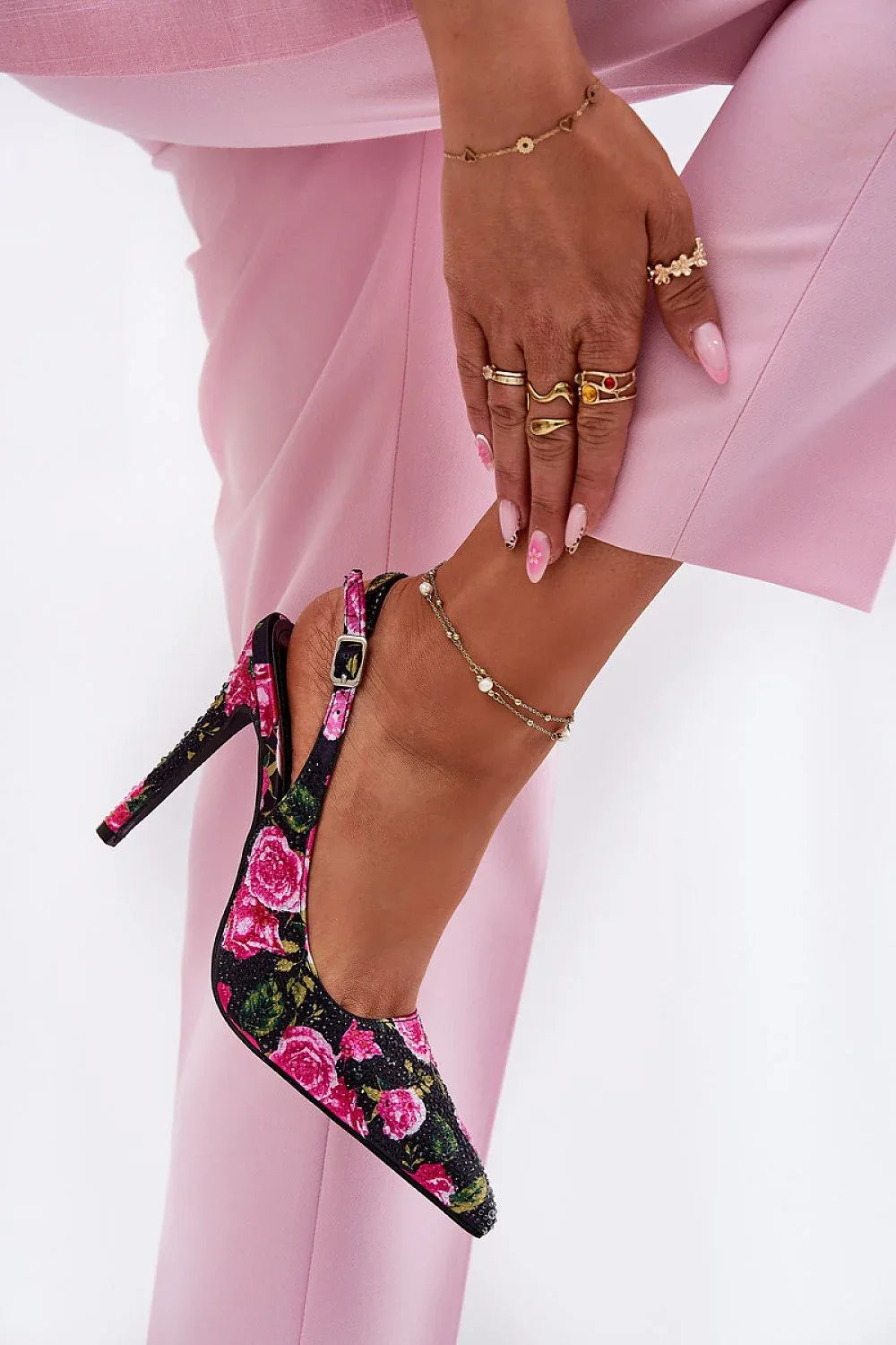 Heel sandals Step in style