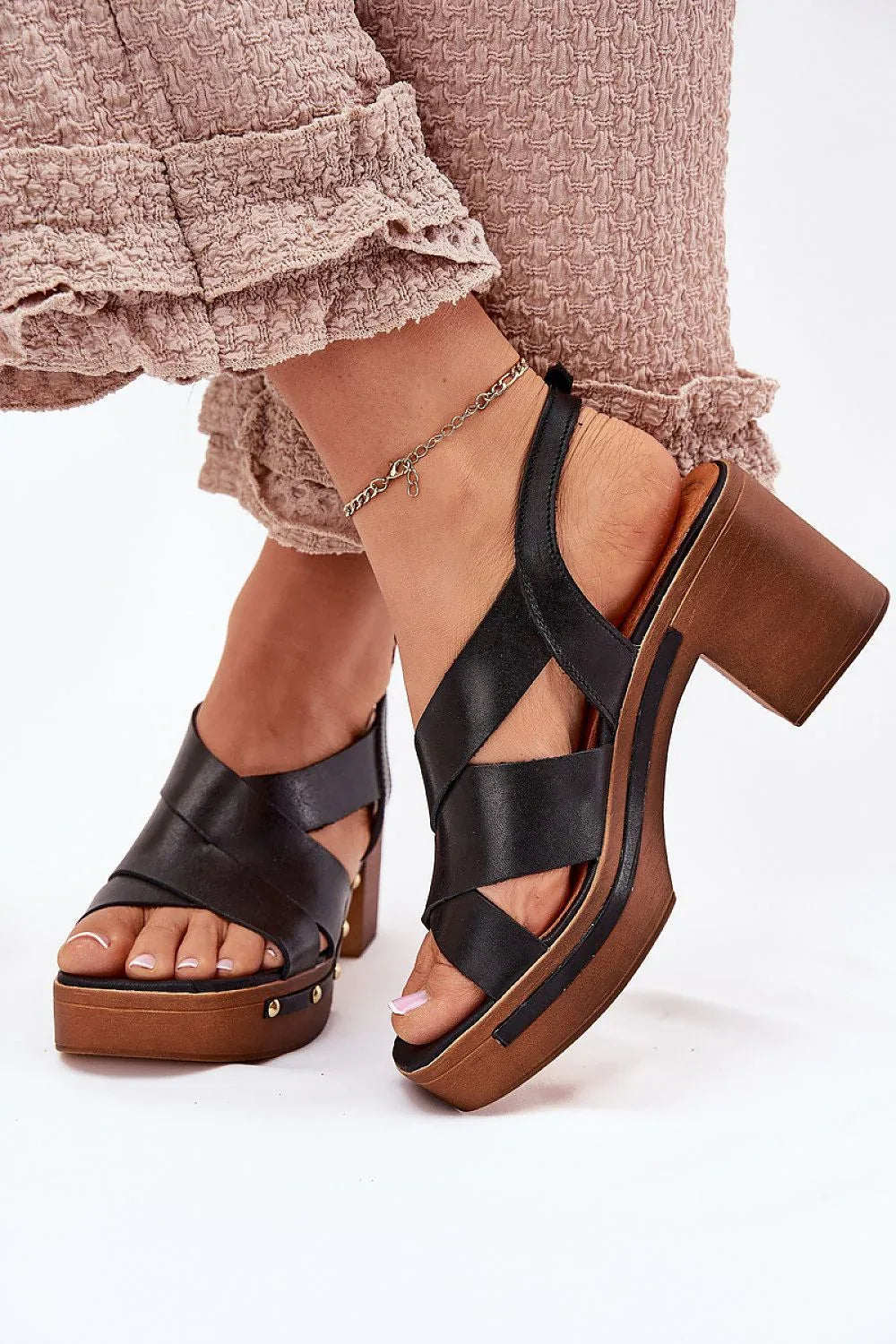 Heel sandals Step in style