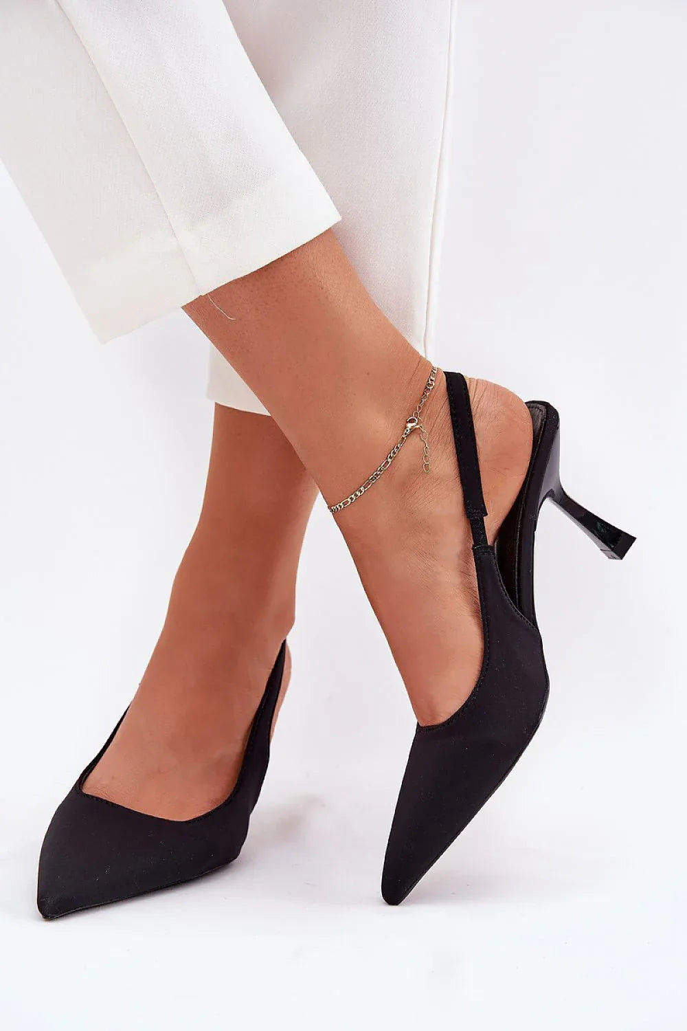 Heel sandals Step in style