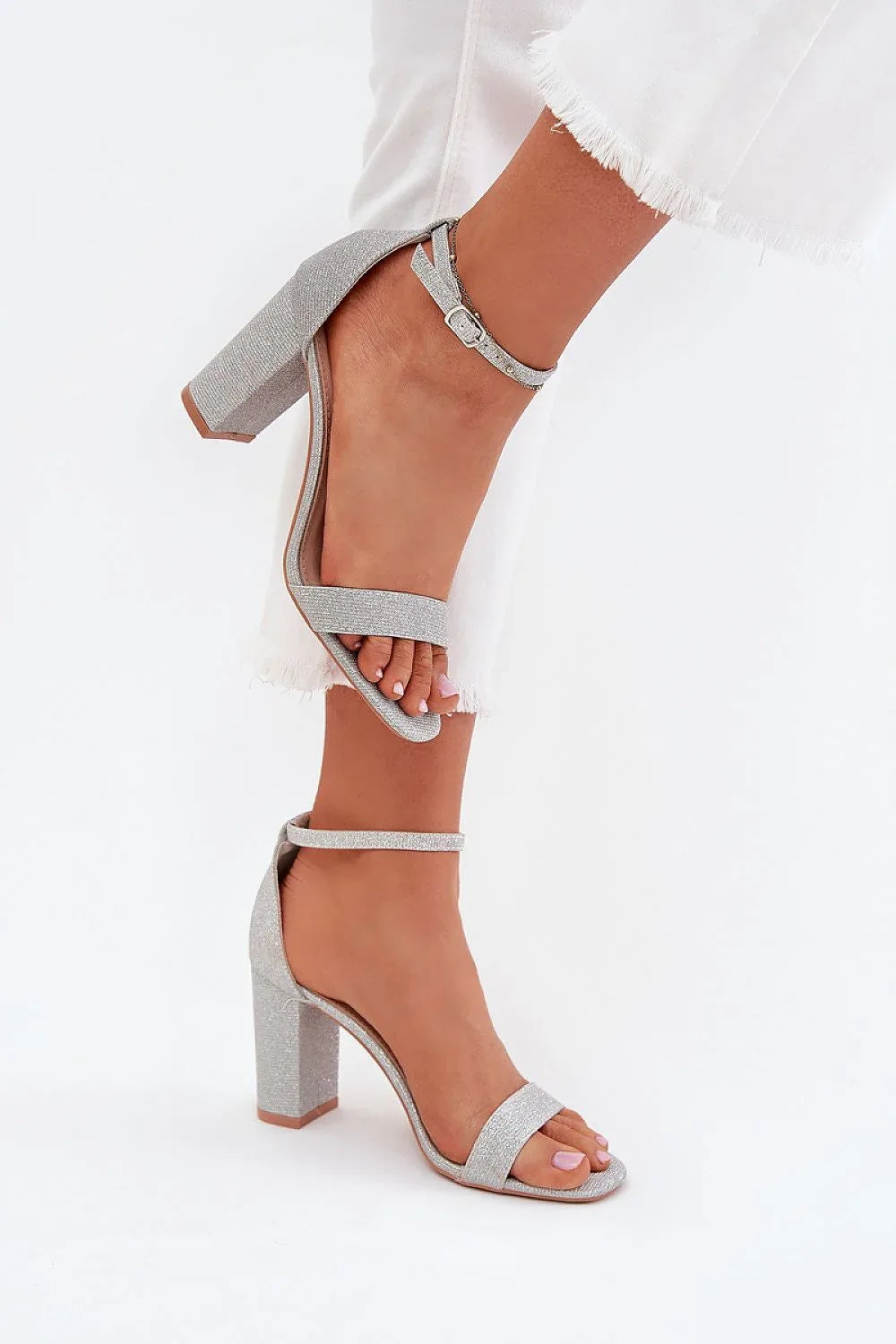 Heel sandals Step in style