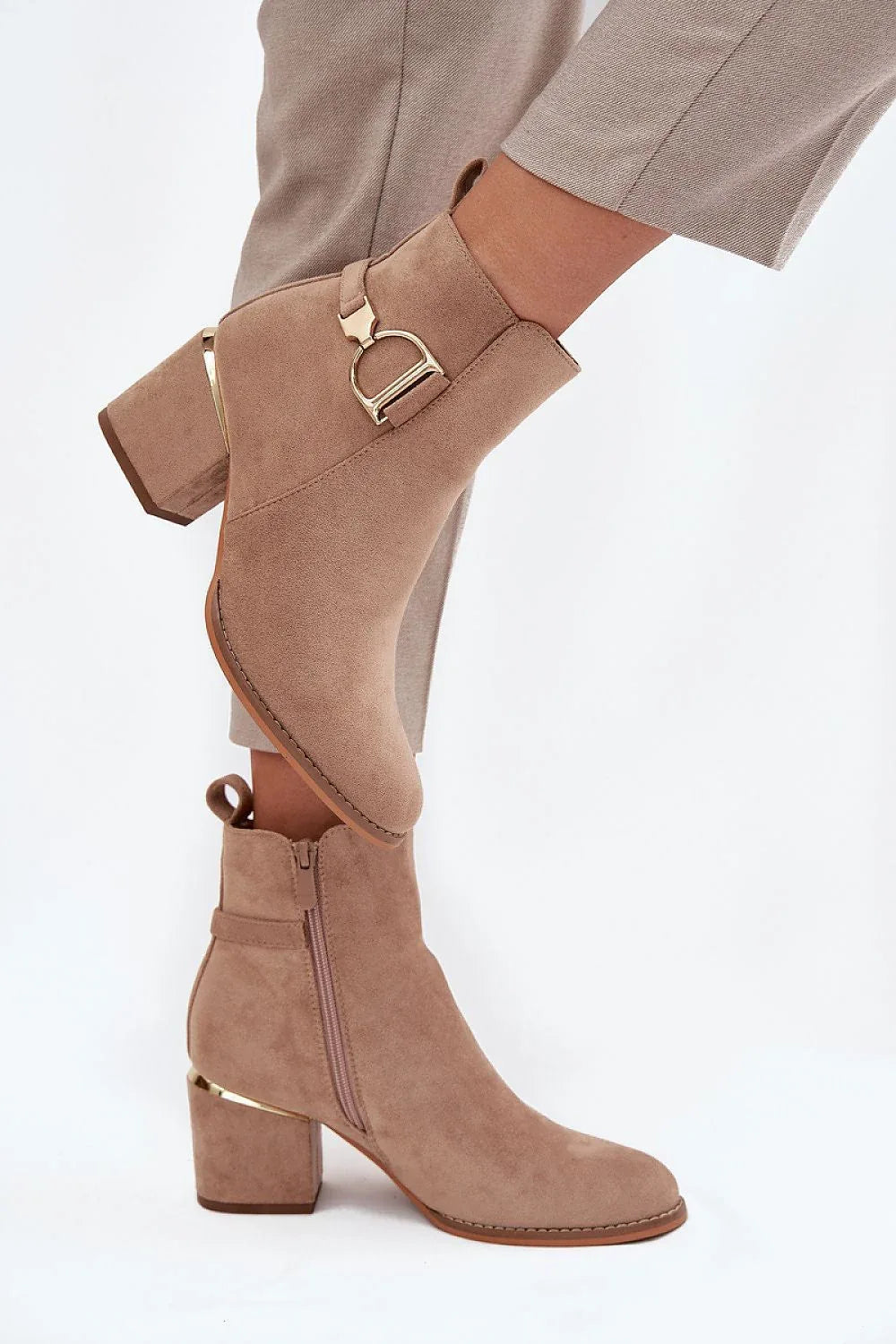Heel boots Step in style