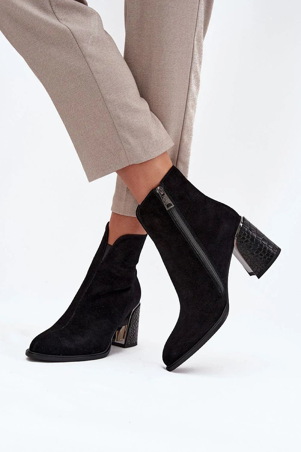 Heel boots Step in style