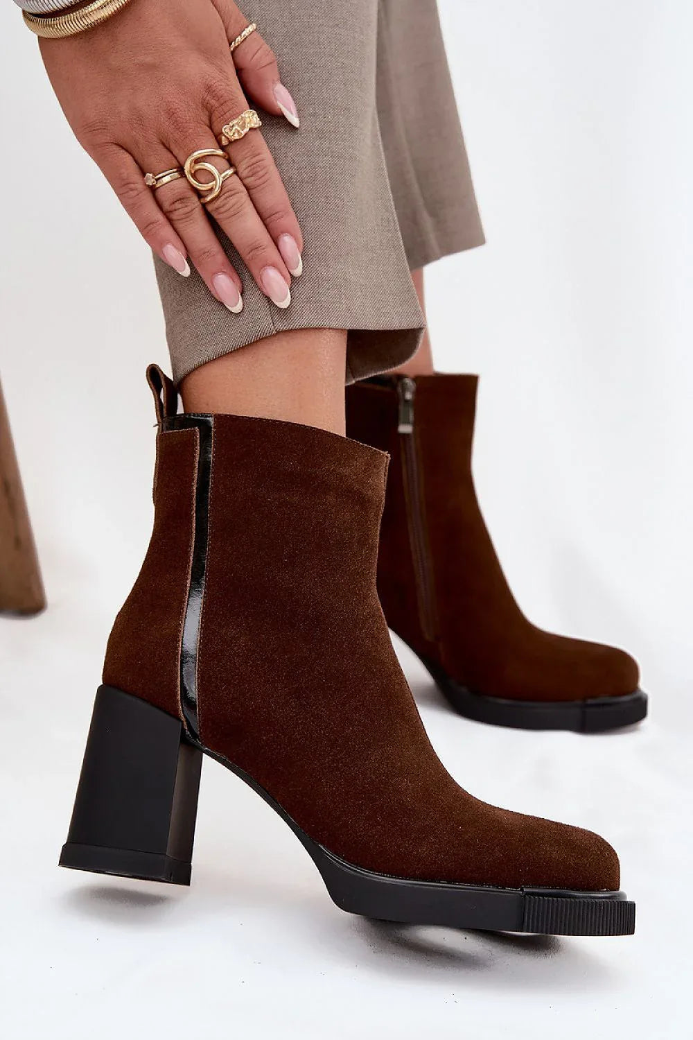 Heel boots Step in style