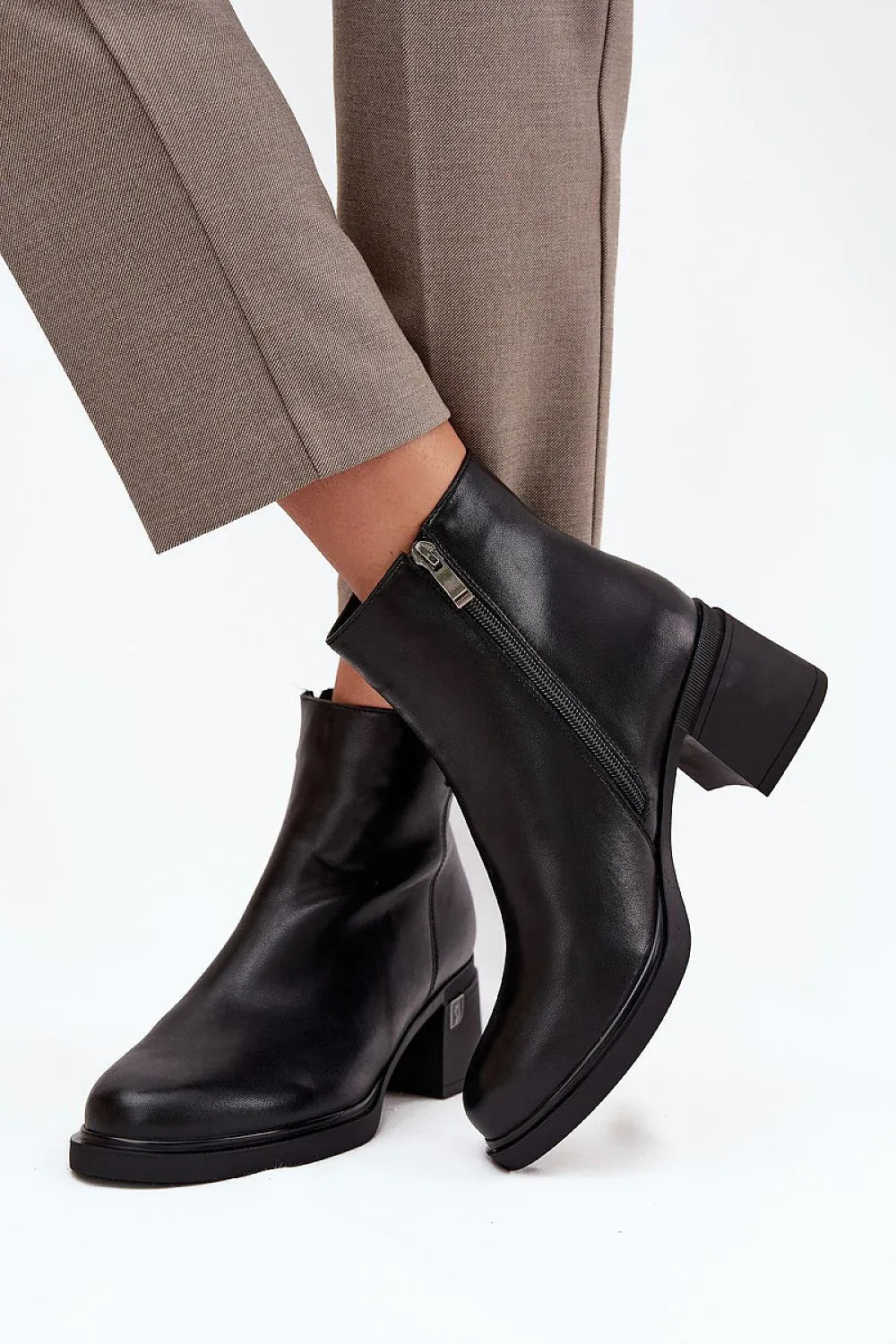 Heel boots Step in style