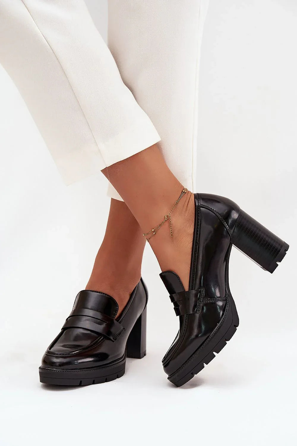 Heeled low shoes Step in style