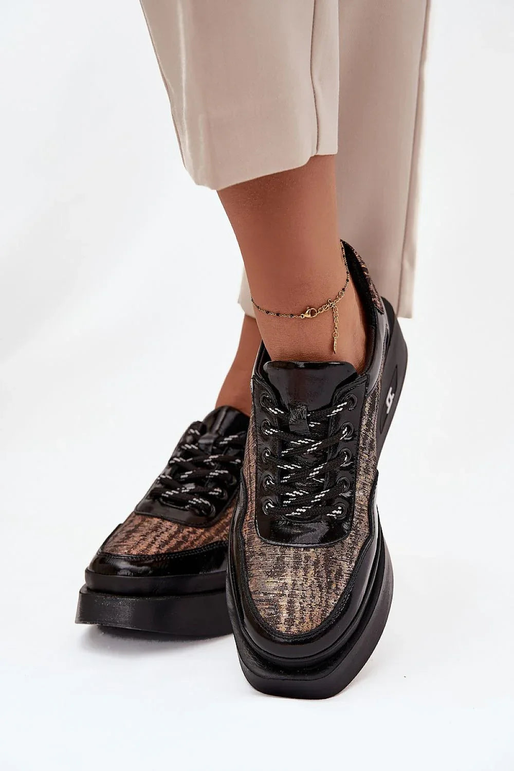 Half shoes Step in style