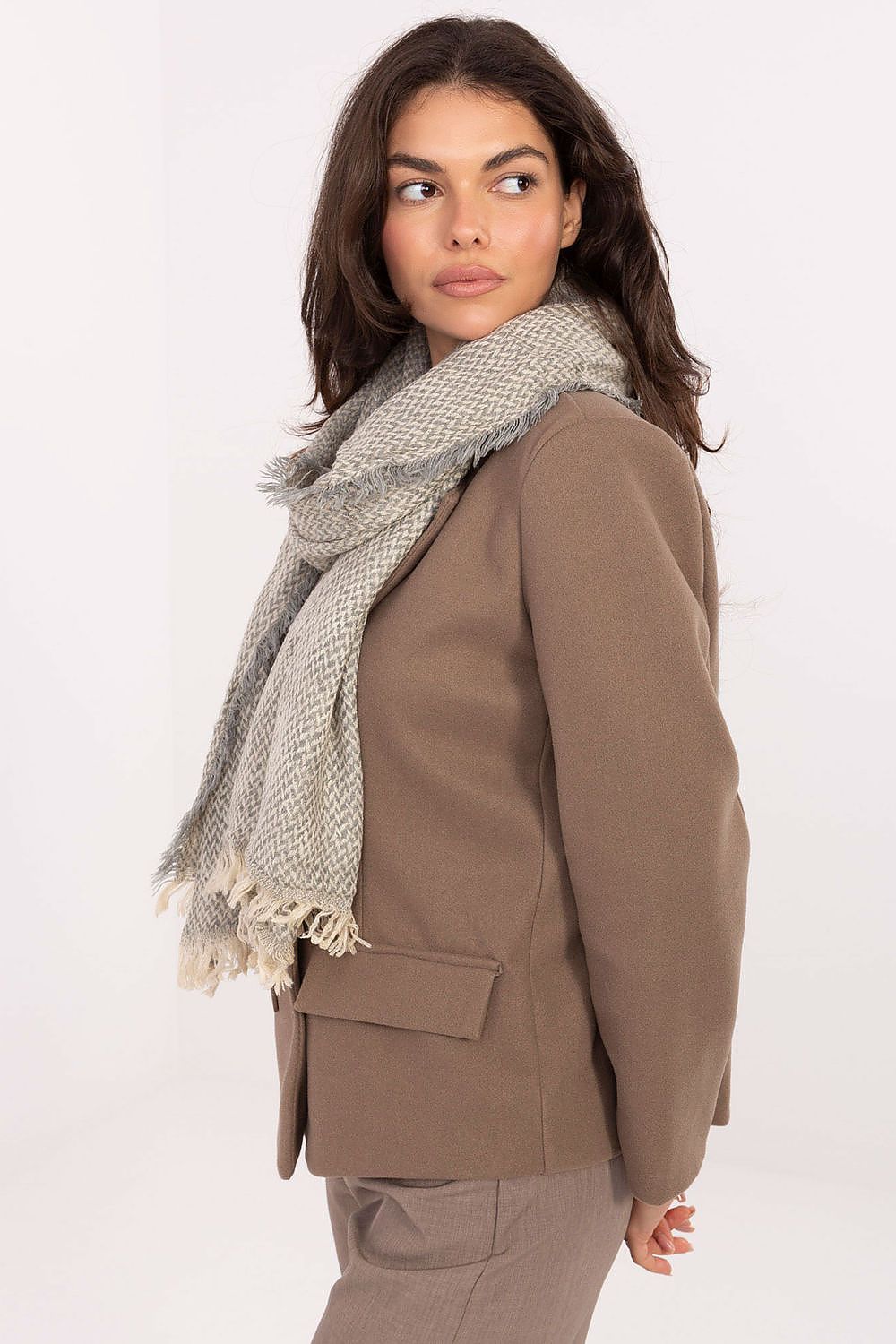 Shawl model 219616 AT