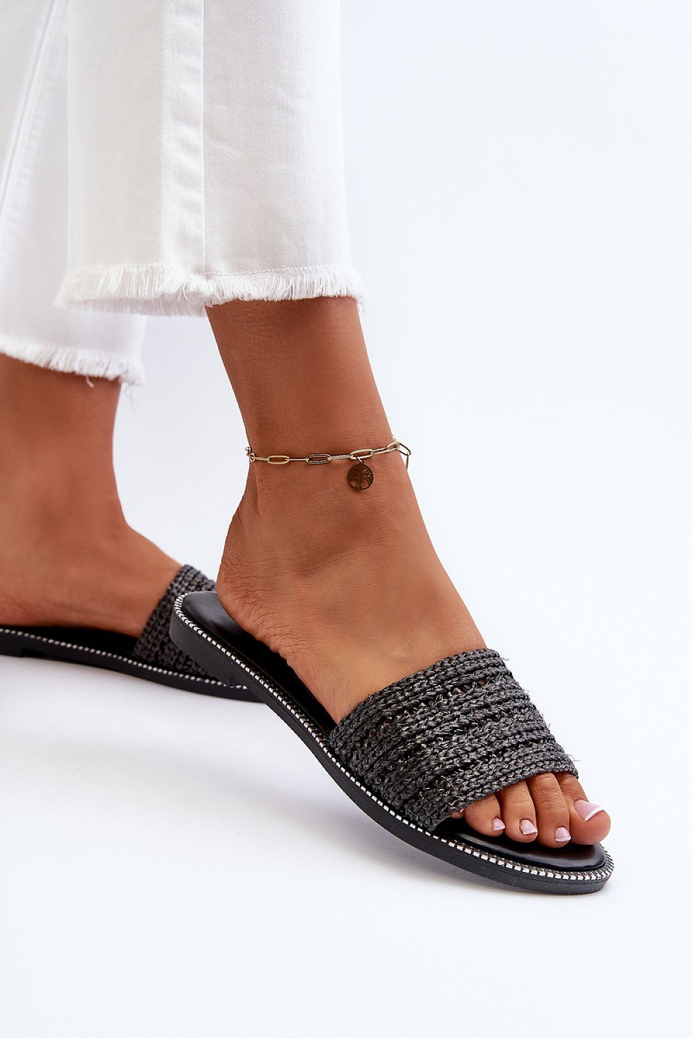  Flip-flops model 195435 Step in style 
