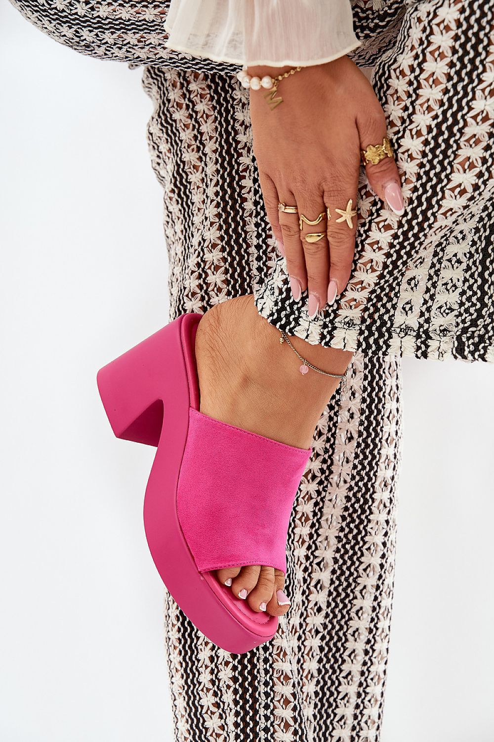  Flip-flops model 209940 Step in style 