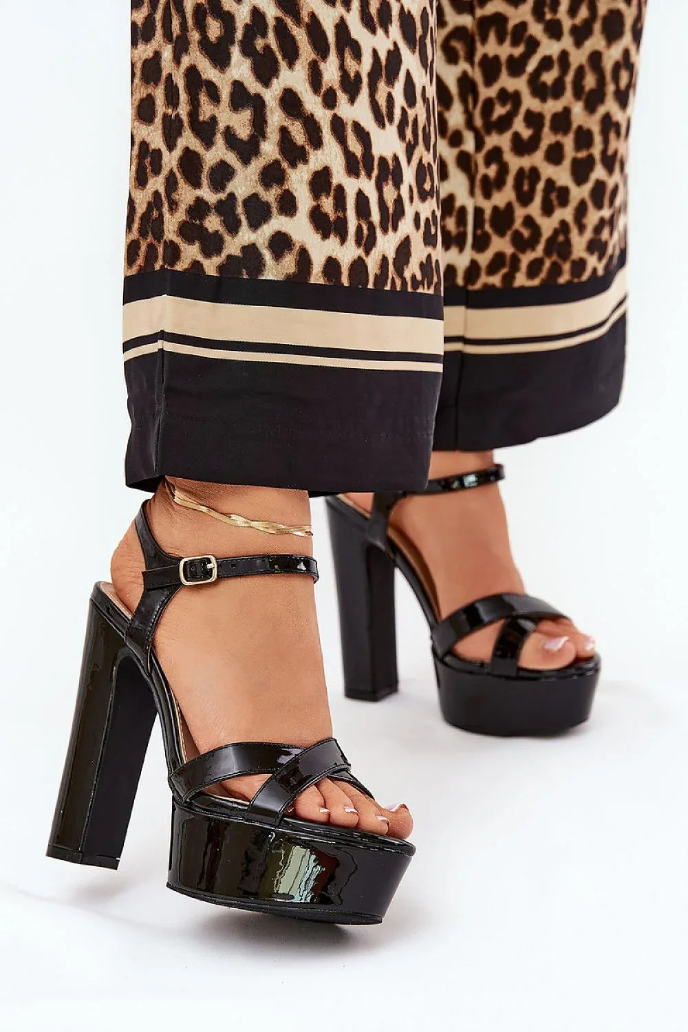 Heel sandals Step in style black