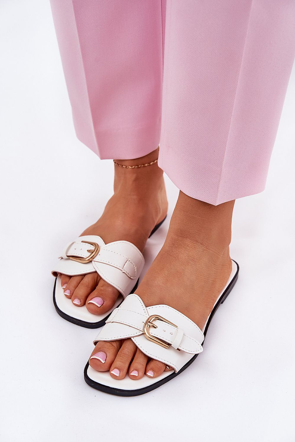  Flip-flops model 211690 Step in style 
