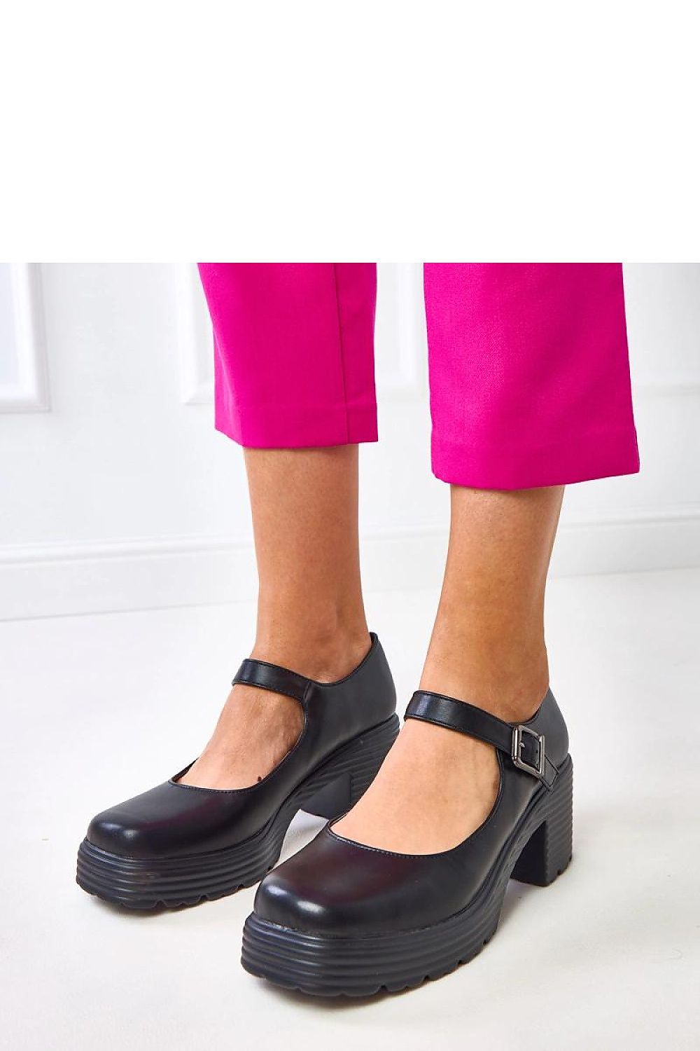  Heeled low shoes model 218165 Solea 