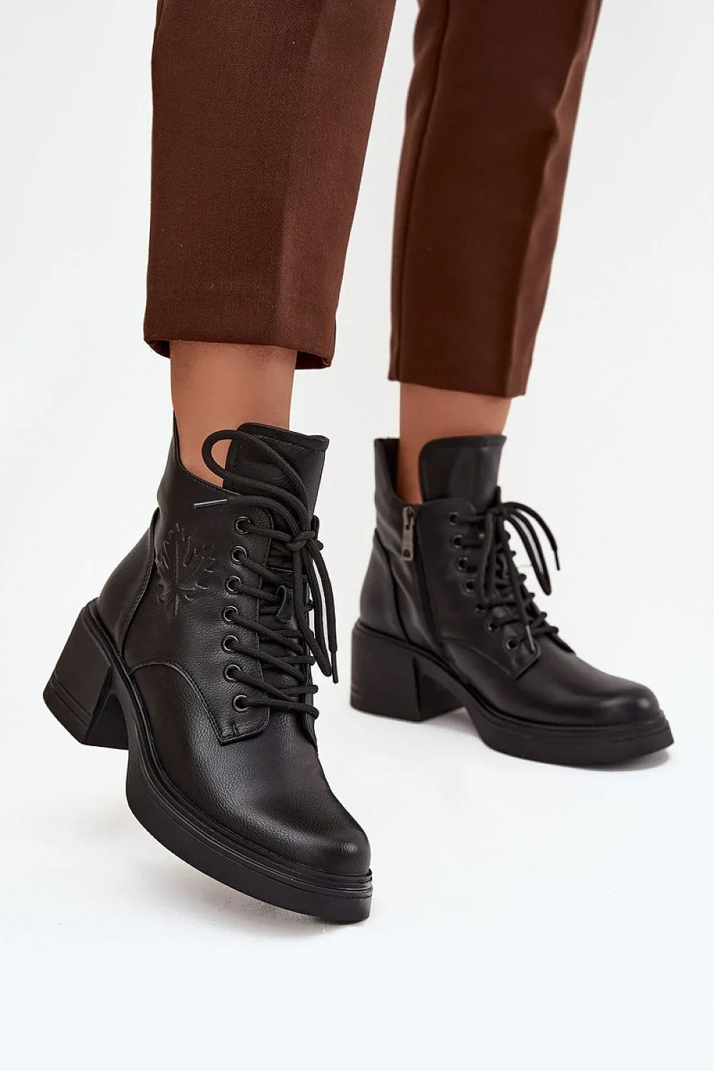 Boots Step in style black