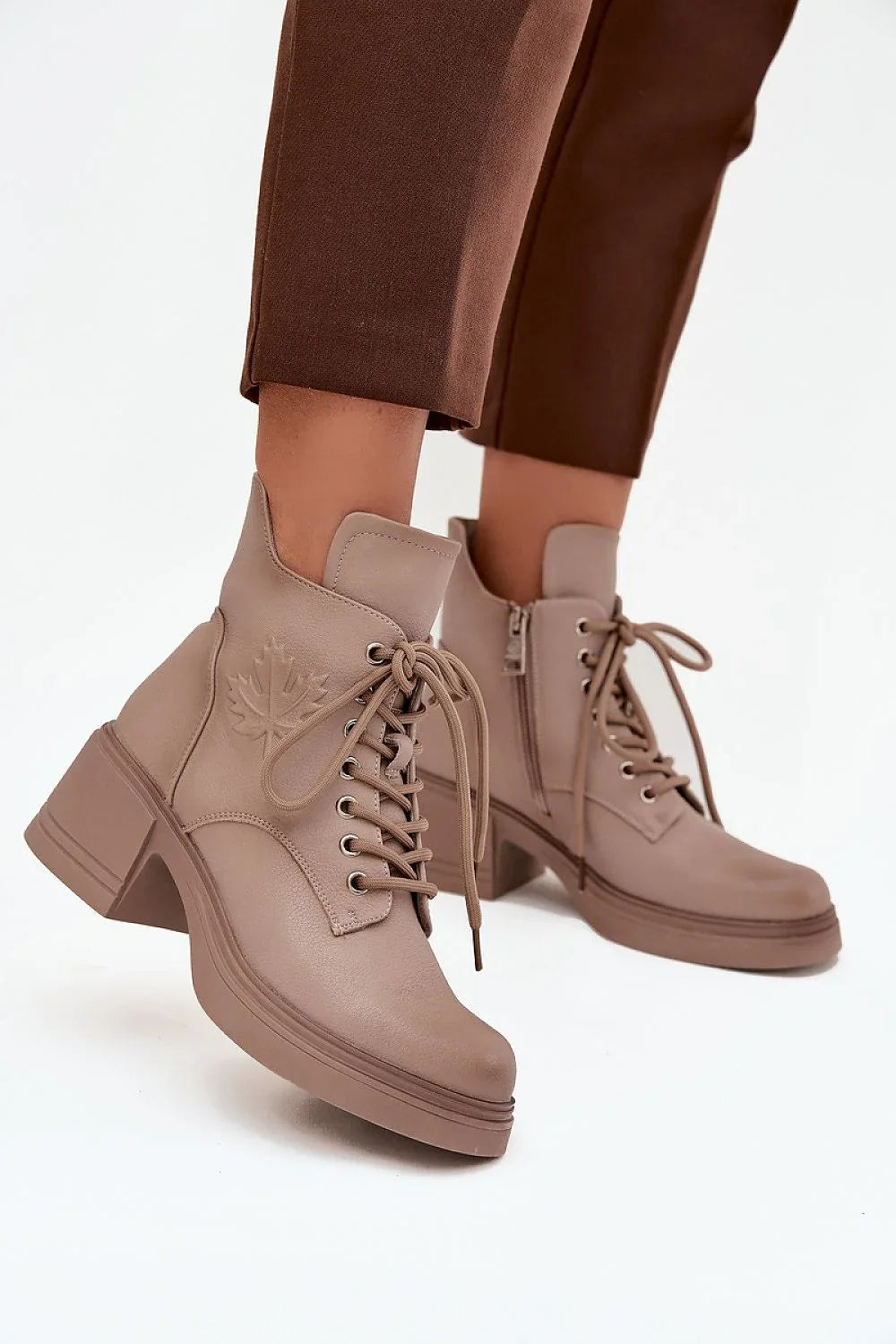 Boots Step in style beige