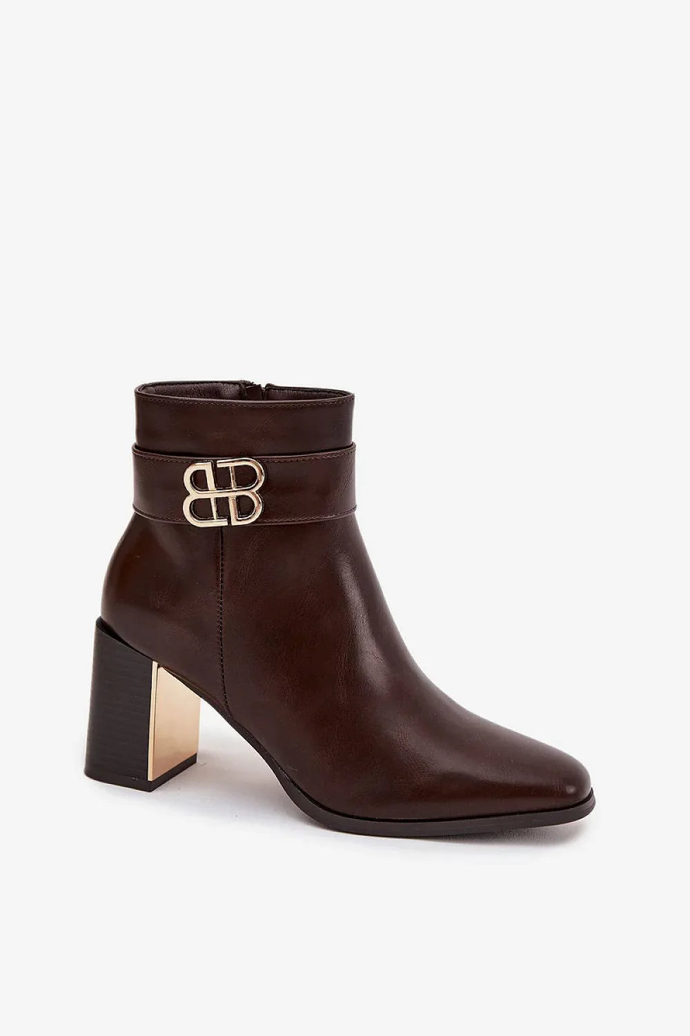 Heel boots Step in style