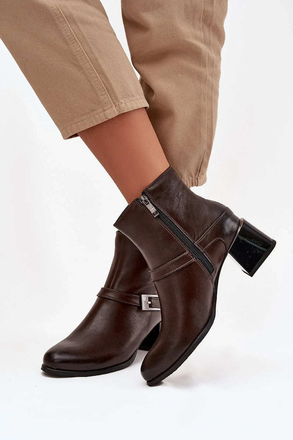 Heel boots Step in style