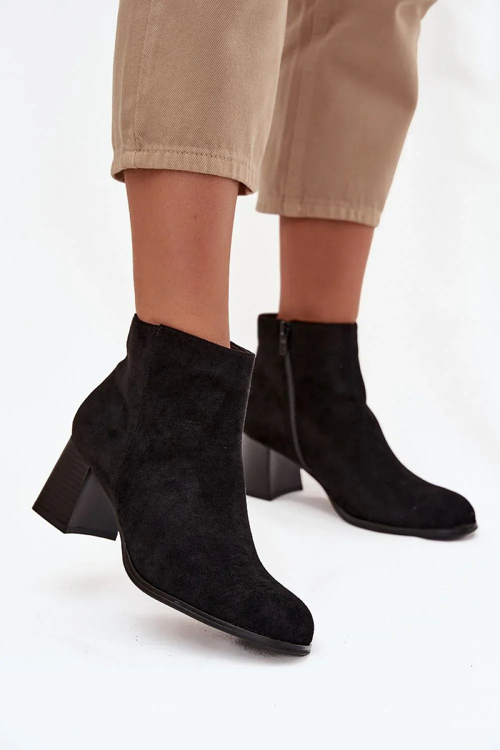 Heel boots Step in style