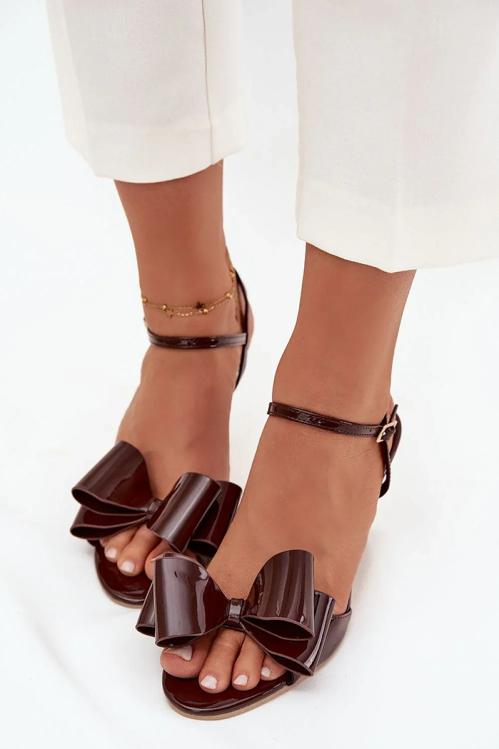 Heel sandals Step in style