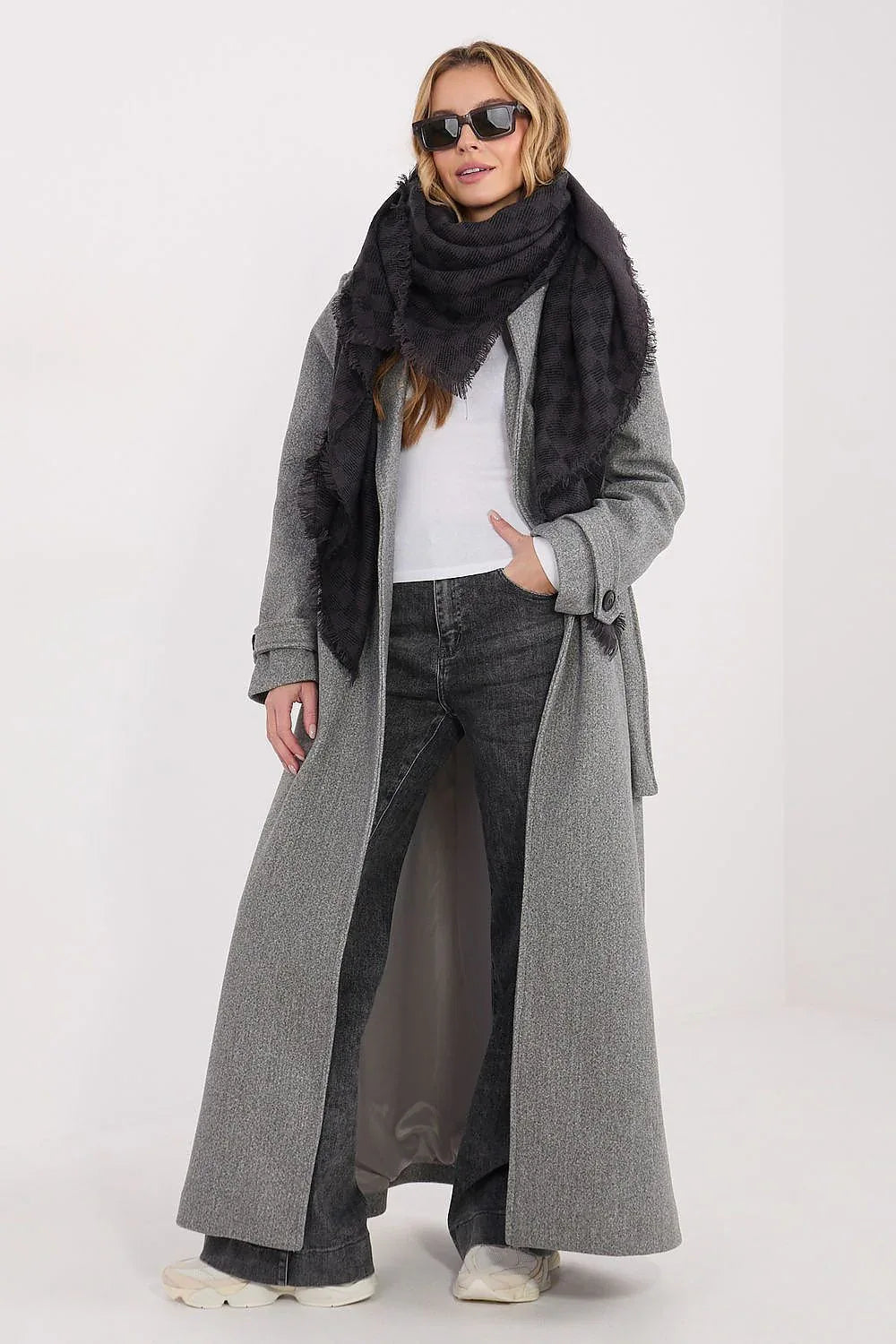 Shawl AT grey one-size-fits-all