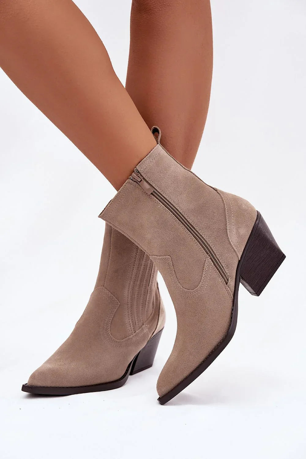 Heel boots Step in style