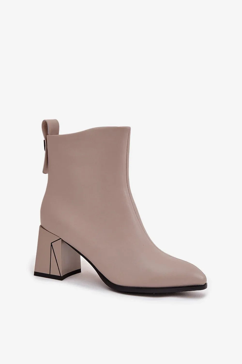 Heel boots Step in style