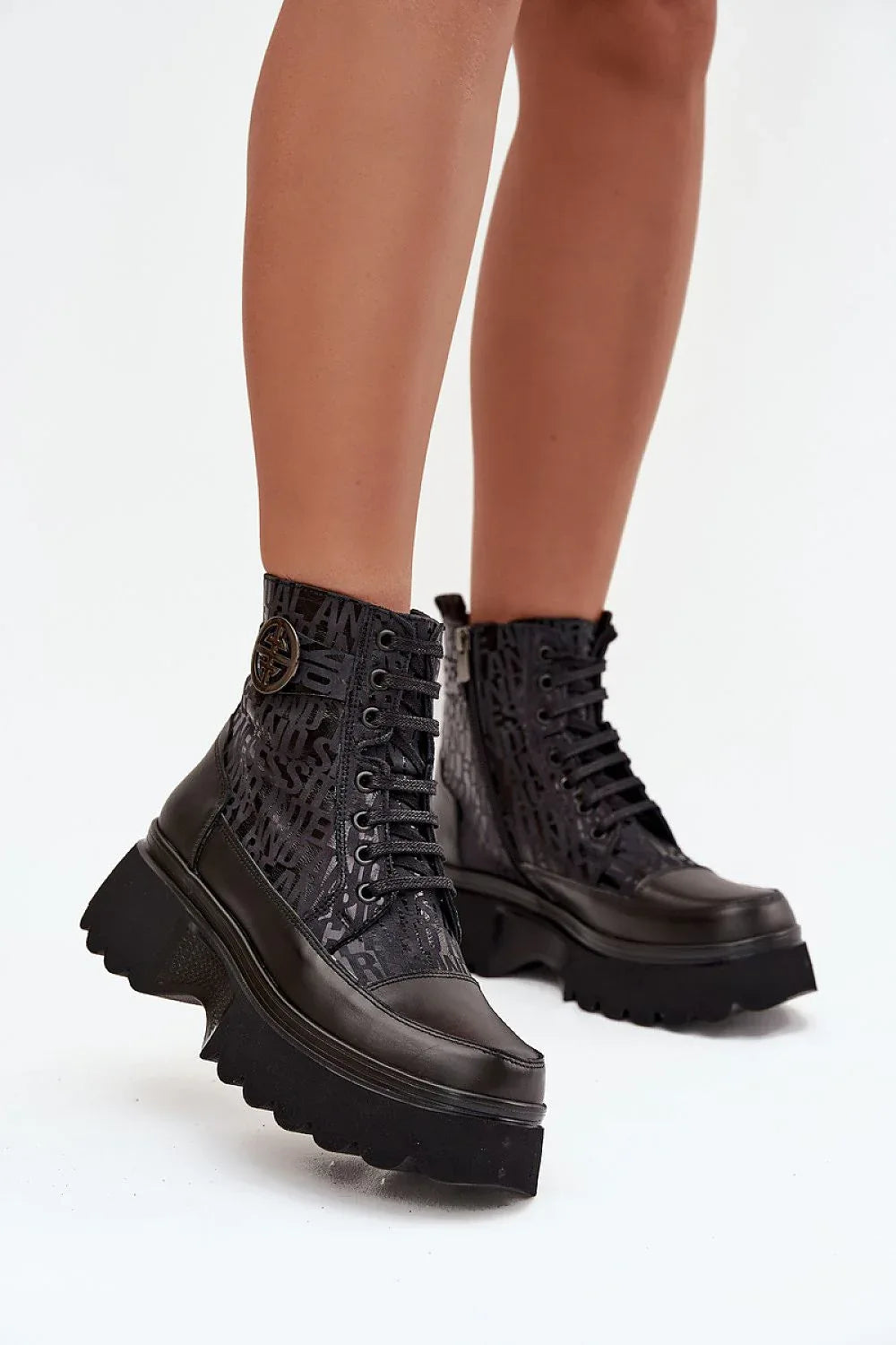 Boots Step in style black