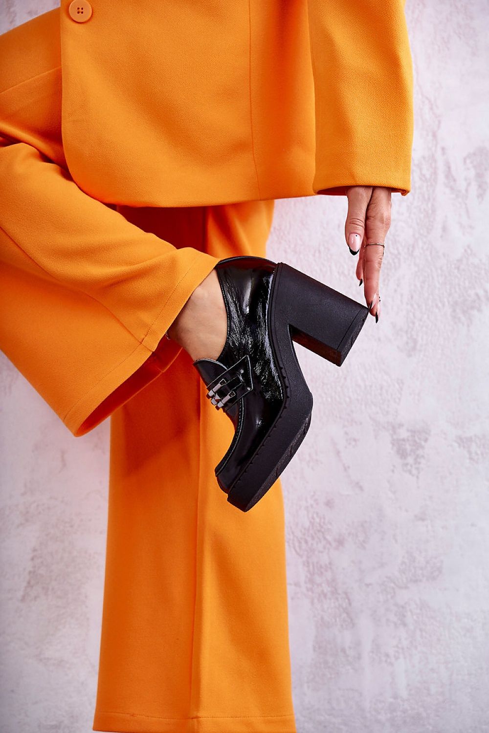  Heeled low shoes model 175535 Step in style 